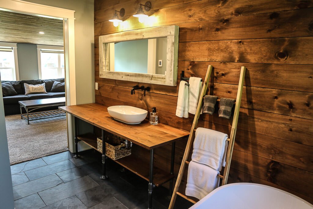 Short-term rental near Chagrin Falls Spa Like Bath