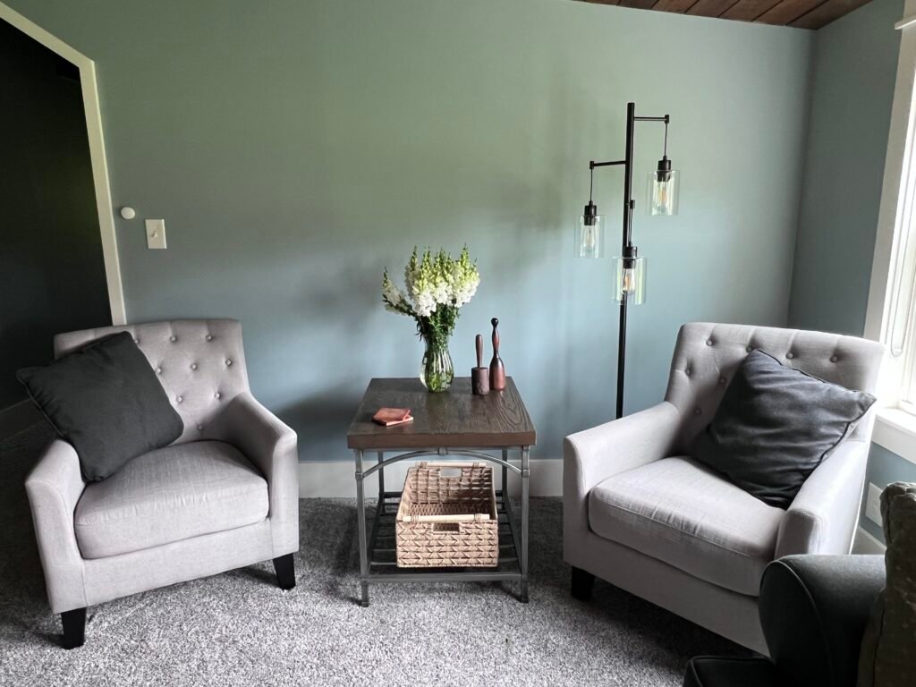 Cozy reading nook seating area at The Wayback Cleveland vacation rental near Chagrin Falls
